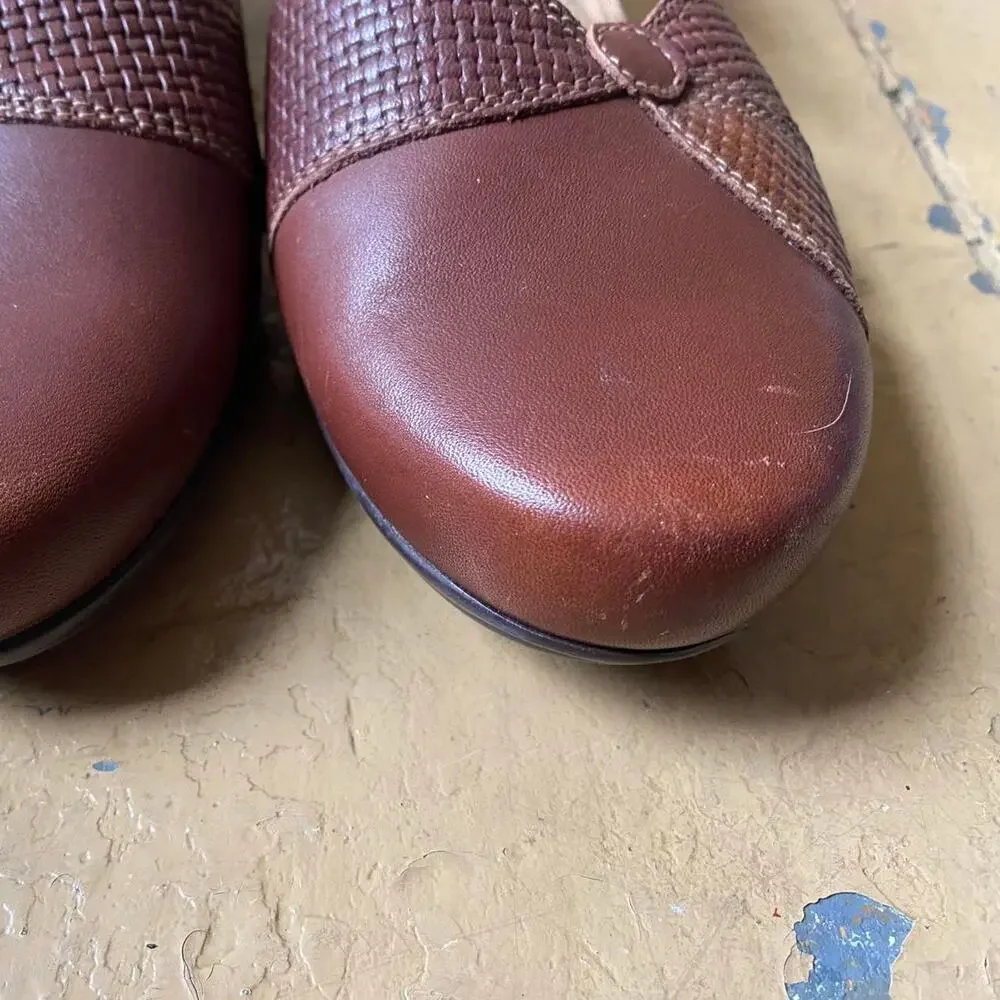 Clarks Mary Jane Shoes Womens 9.5 W Brown Leather Wide Comfort Low Heel